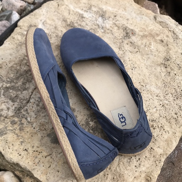 COPY - UGG WOVEN SIDES BLUE FLATS. Size 9 - Picture 5 of 8